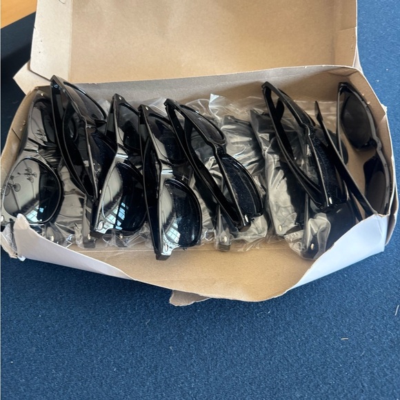 16 pairs😎Classic Black Sunglasses for Men, or kids! 9 pairs unopened,7 used once - Picture 5 of 5